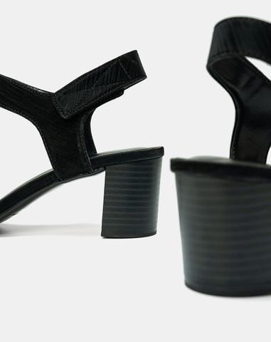  Giày Sandal Cơ Bản Quai Ngang 