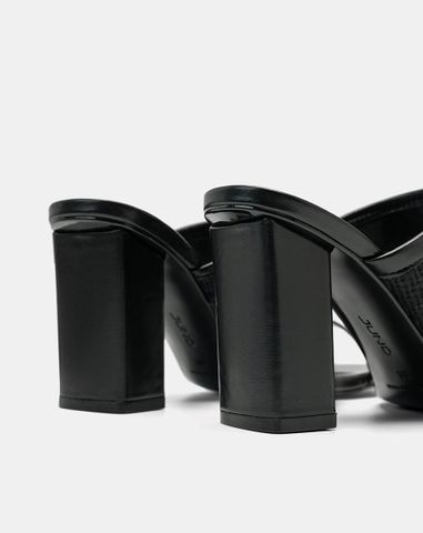  Giày Sandal Phối Quai Họa Tiết 