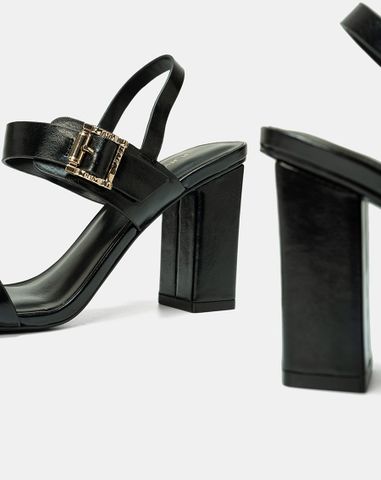  Giày Sandal Gót Vuông Quai Ngang Phối Khóa Trang Trí 