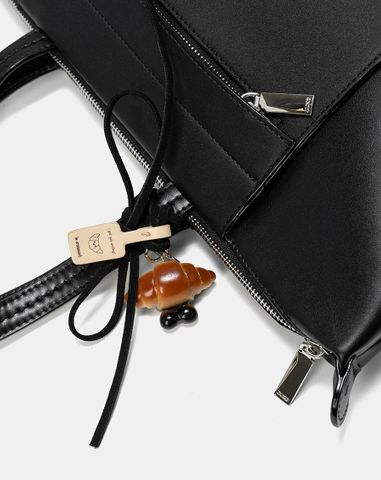  Túi Xách Lớn Gắn Charm Croissant 