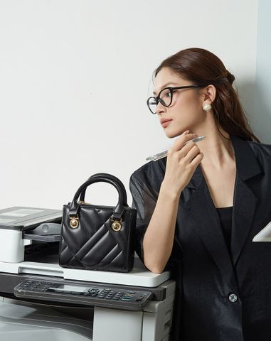  Túi Xách Nhỏ Form Vuông Chần Bông 