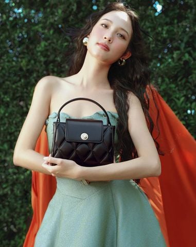  Túi Xách Nhỏ Top Handle Dập Trang Trí 