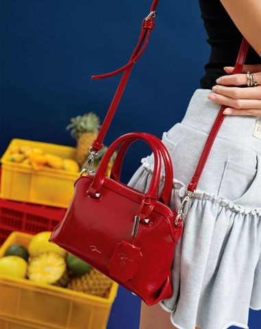  Túi Xách Nhỏ Top Handle Phối Charm 