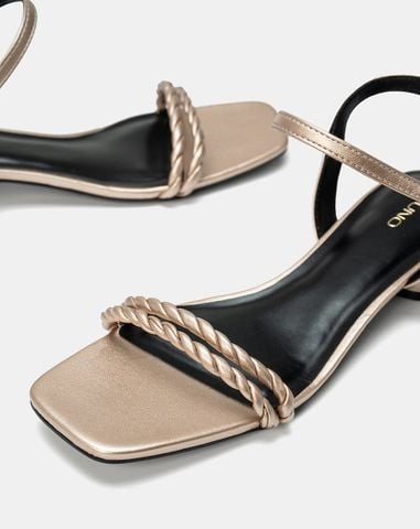  Giày Sandal Gót Thấp Phối Hai Quai Xoắn 