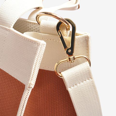  Túi Xách Gosto Nữ Màu Đen GBSW01000NAU 