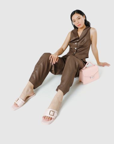  Dép mũi vuông khóa trang trí 