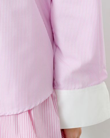  Áo sơ mi sọc phối patch thêu chữ 