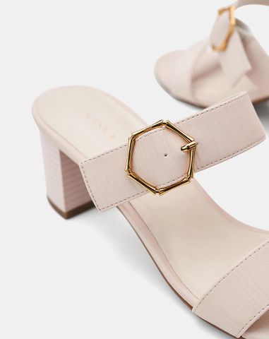  Giày Sandal Gót Vuông Quai Ngang Phối Khóa Trang Trí 