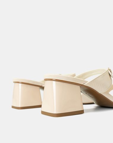  Giày Sandal Khóa Trang Trí Tròn 