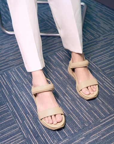  Giày Sandal Quai Phồng 