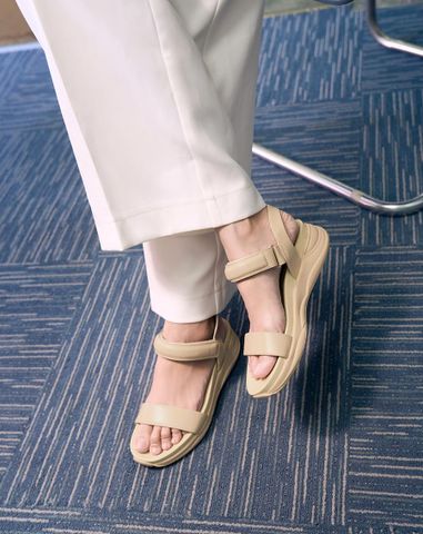  Giày Sandal Quai Phồng 