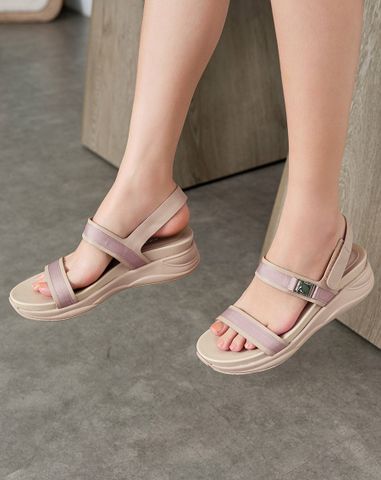  Giày Sandal Đế Thể Thao Phối Khóa Trang Trí 