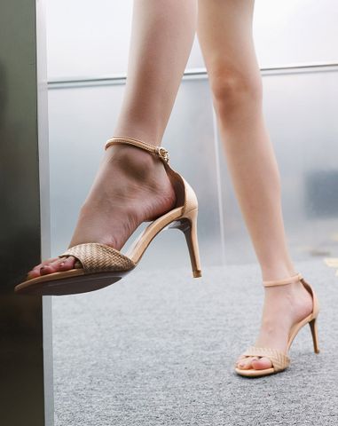  Giày Sandal Cao Gót Bít Hậu 