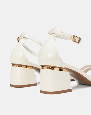  Giày Sandal Phối Khoá Trang Trí 