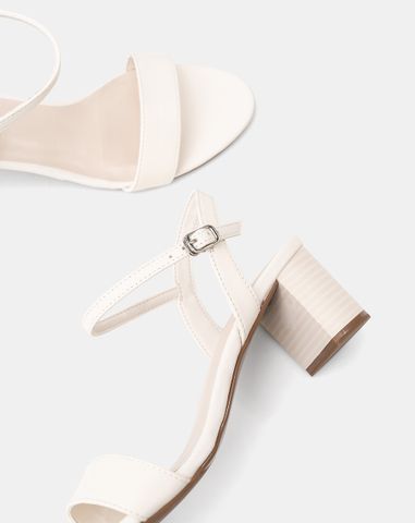  Giày Sandal Quai Ngang 