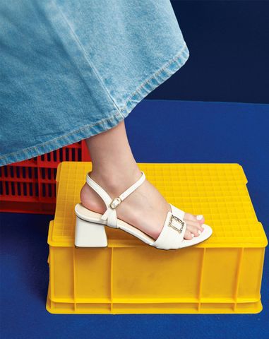  Giày Sandal Quai Đắp Phối Khóa 
