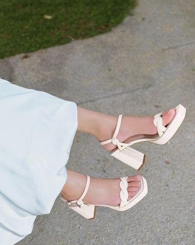  Giày Sandal Quai Đan 