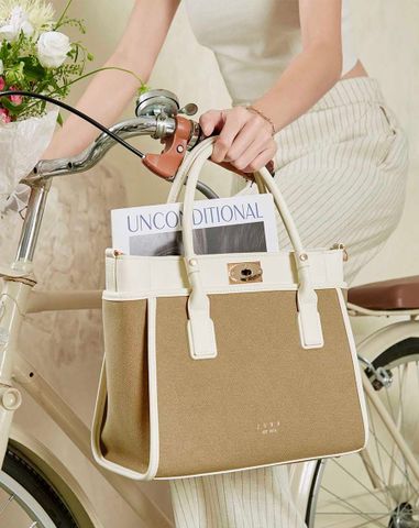  Túi Xách Lớn Tote Trang Trí Khoá 