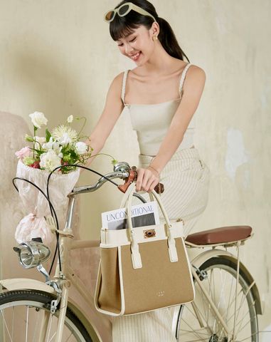  Túi Xách Lớn Tote Trang Trí Khoá 