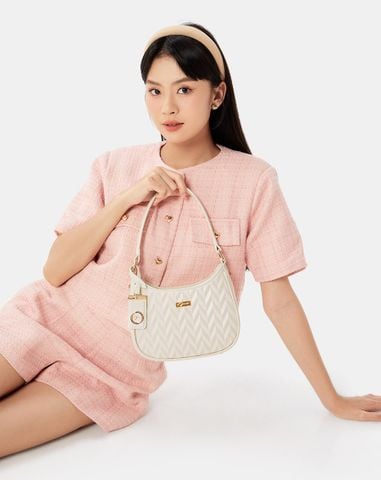  Túi Xách Nhỏ Hobo Dập Hoạ Tiết Phối Charm 