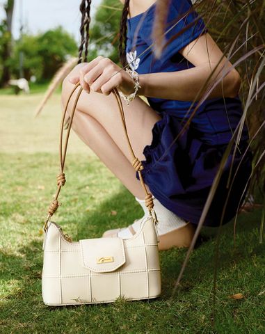  Túi Xách Nhỏ Dập Hoạ Tiết Ô Vuông 