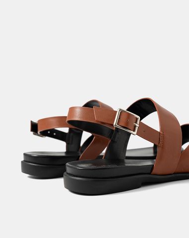  Giày Sandal Xỏ Ngón 