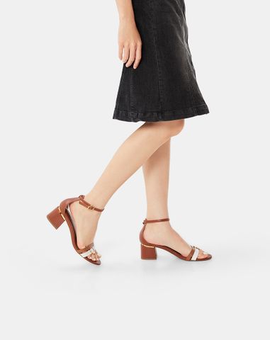  Giày Sandal Phối Khoá Trang Trí 