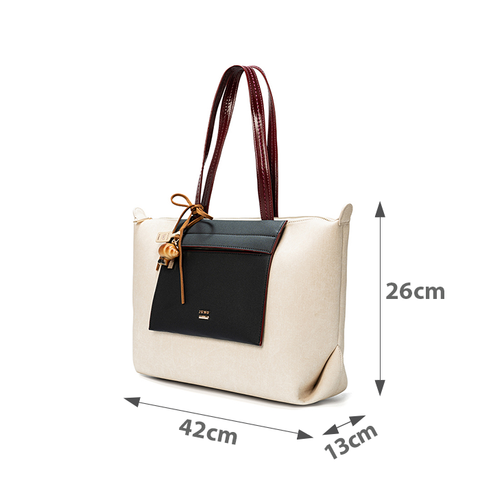  Túi Xách Lớn Gắn Charm Croissant 