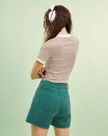  Áo thun ôm cổ tròn sọc ngang 