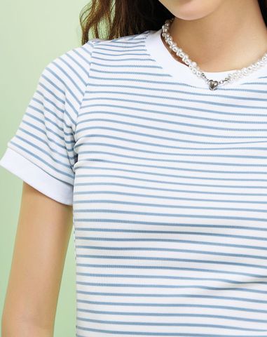  Áo thun ôm cổ tròn sọc ngang 