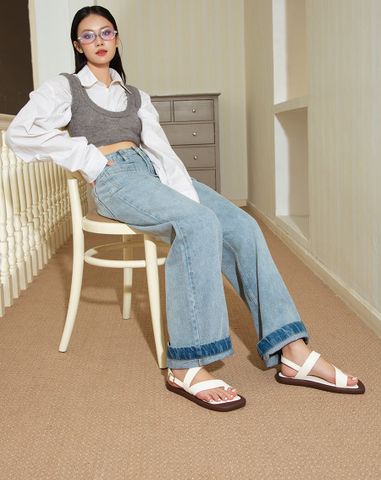  Giày Sandal Đế Bệt Quai Xỏ Ngón Cách Điệu 