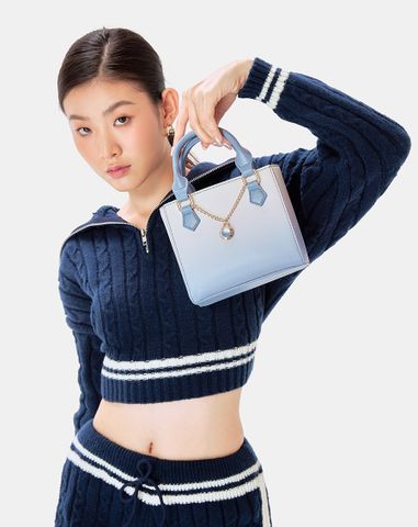  Túi form vuông dây xích trang trí 