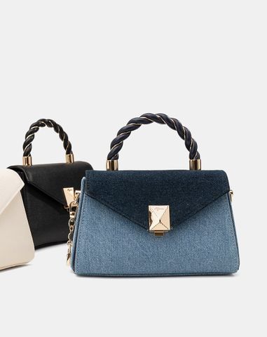  Túi Xách Nhỏ Tay Cầm Xoắn Phối Charm Trang Trí 