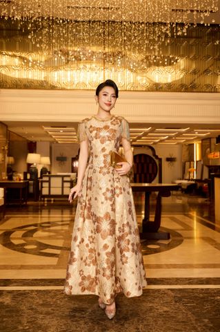 𝗟𝘂𝘅𝘂𝗿𝘆 𝗗𝗲𝗳𝗶𝗻𝗲𝗱 𝗧𝗵𝗿𝗼𝘂𝗴𝗵 𝗦𝗶𝗺𝗽𝗹𝗶𝗰𝗶𝘁𝘆