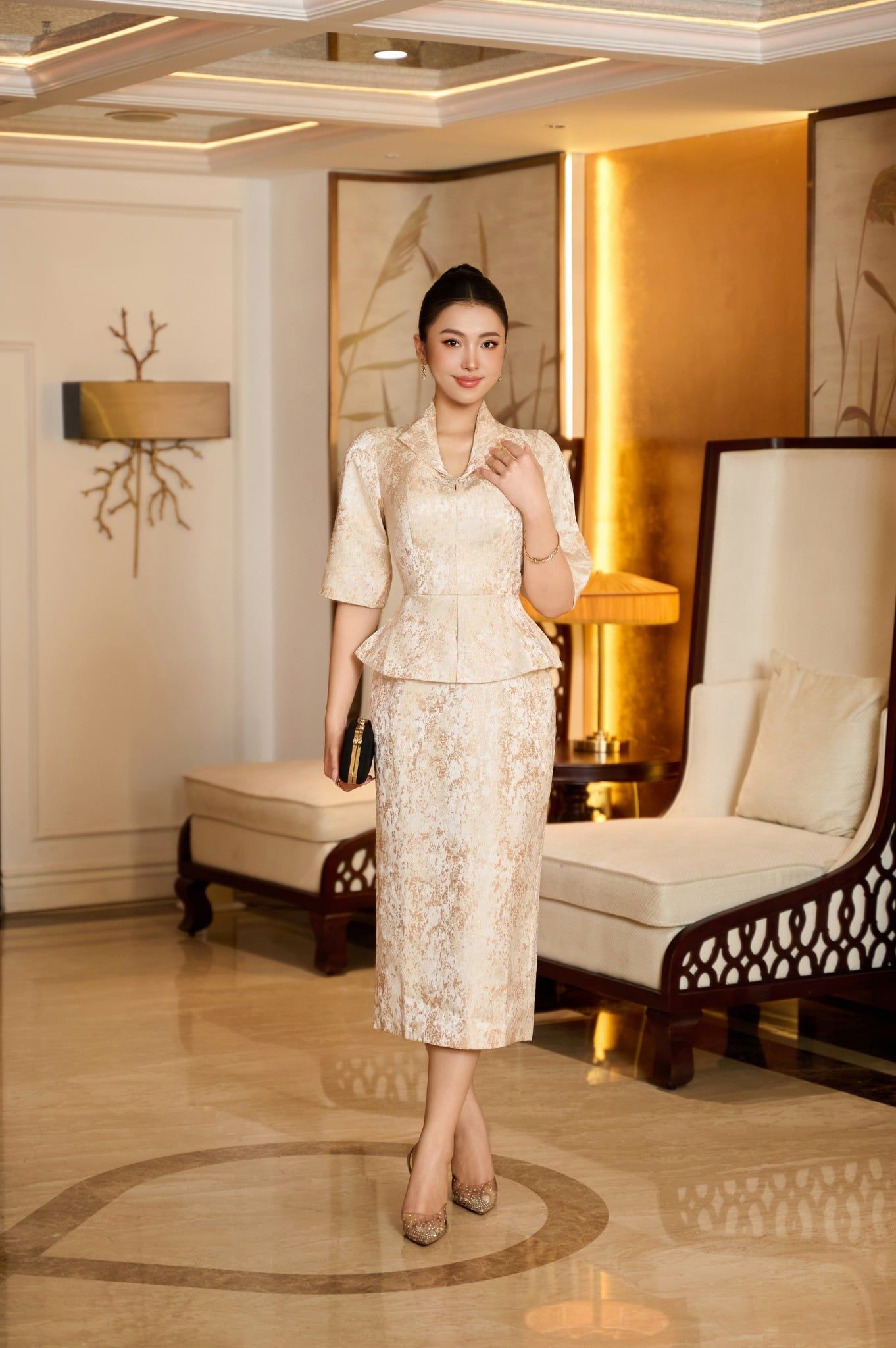 𝗦𝗰𝘂𝗹𝗽𝘁𝗲𝗱 𝗖𝗵𝗶𝗰