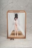  Gift+ Azur Lane Trinidad Trapper in the Changing Room Ver. 1/8 