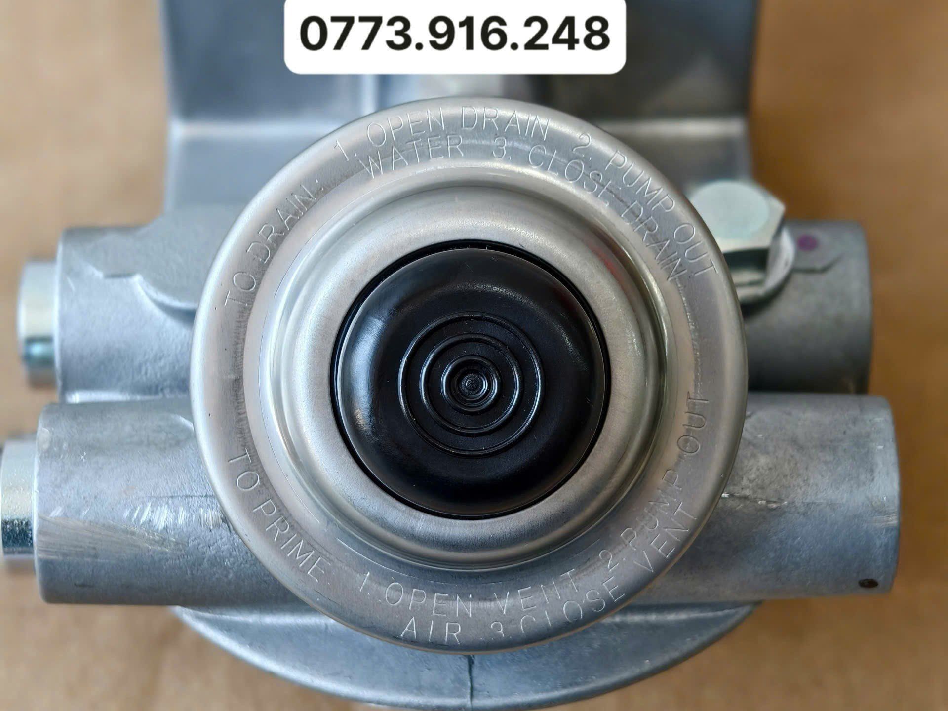  BƠM TAY NHIÊN LIỆU KOBELCO SK-8 