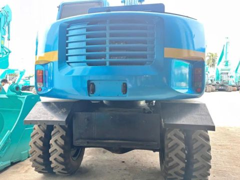 MÁY XÚC LỐP SK125W-3