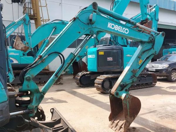 MÁY XÚC ĐÀO BÁNH XÍCH SK40SR-5