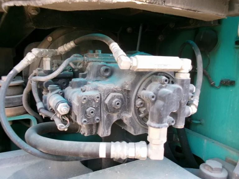 Máy xúc đào Kobelco Sk135SR-2 nội địa Nhật