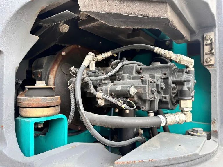 KOBELCO SK135SR-2