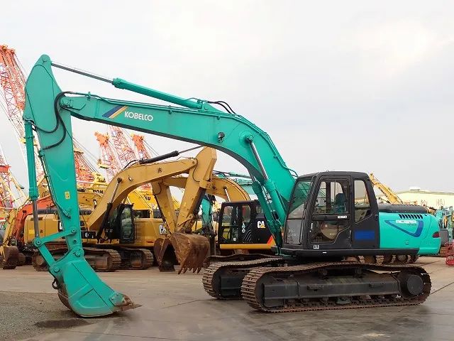 MÁY XÚC THỦY LỰC KOBELCO SK135SR-2