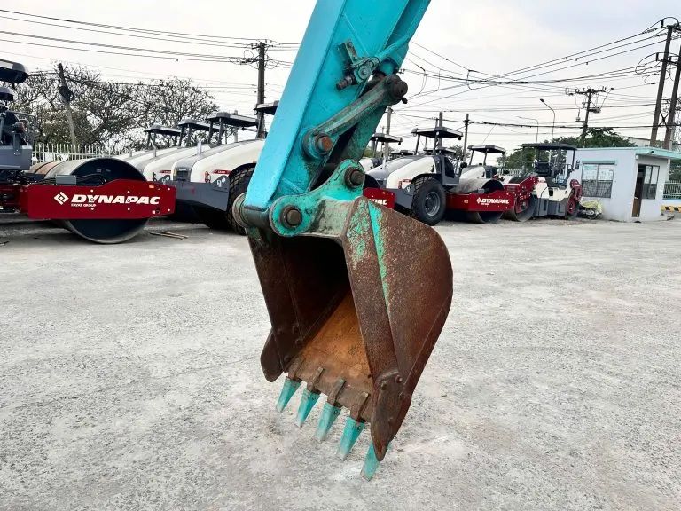 MÁY XÚC THỦY LỰC KOBELCO SK135SR-2 cũ