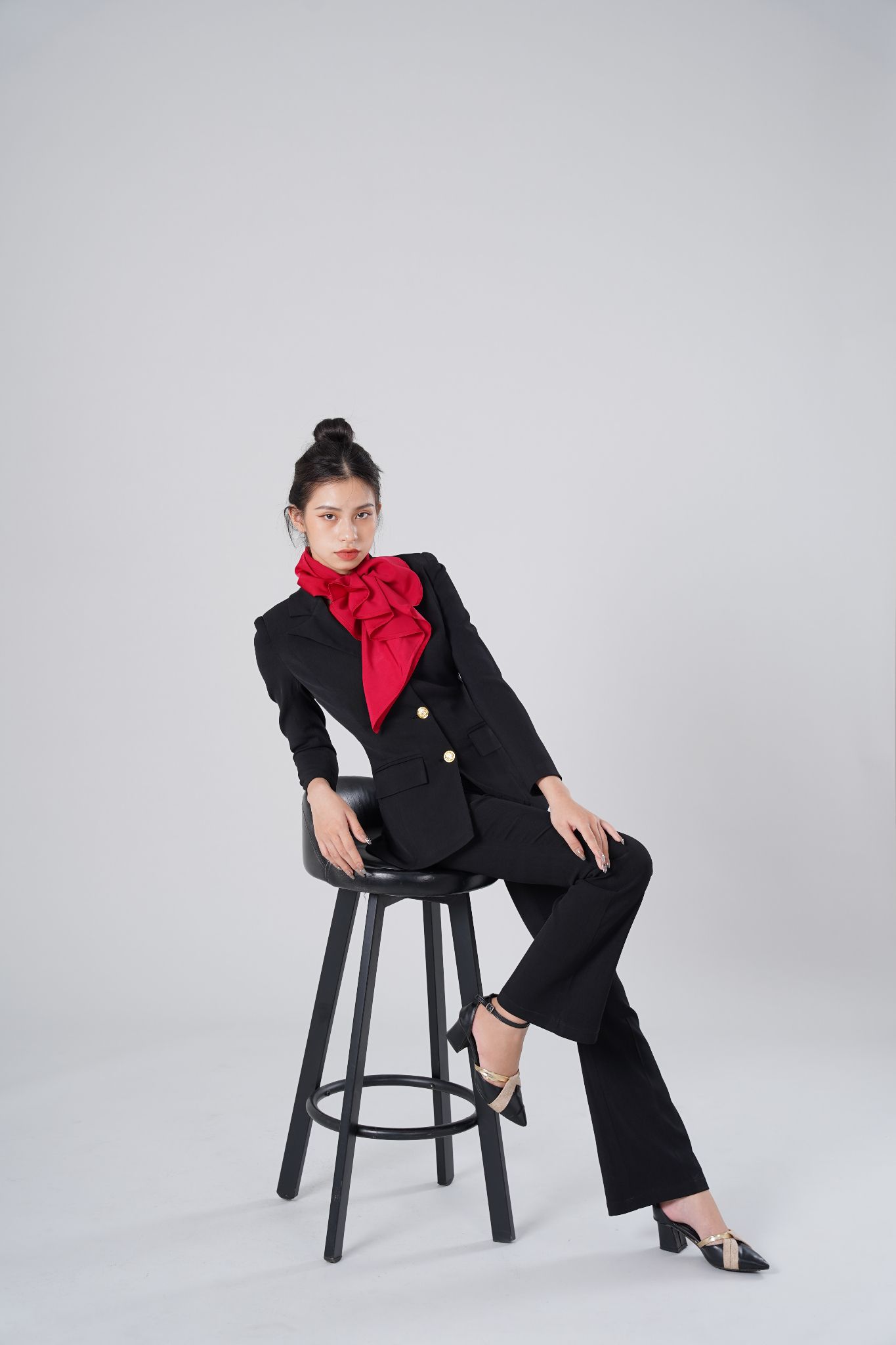 Bộ Áo Vest Nữ 3 Nút & Quần Loe 