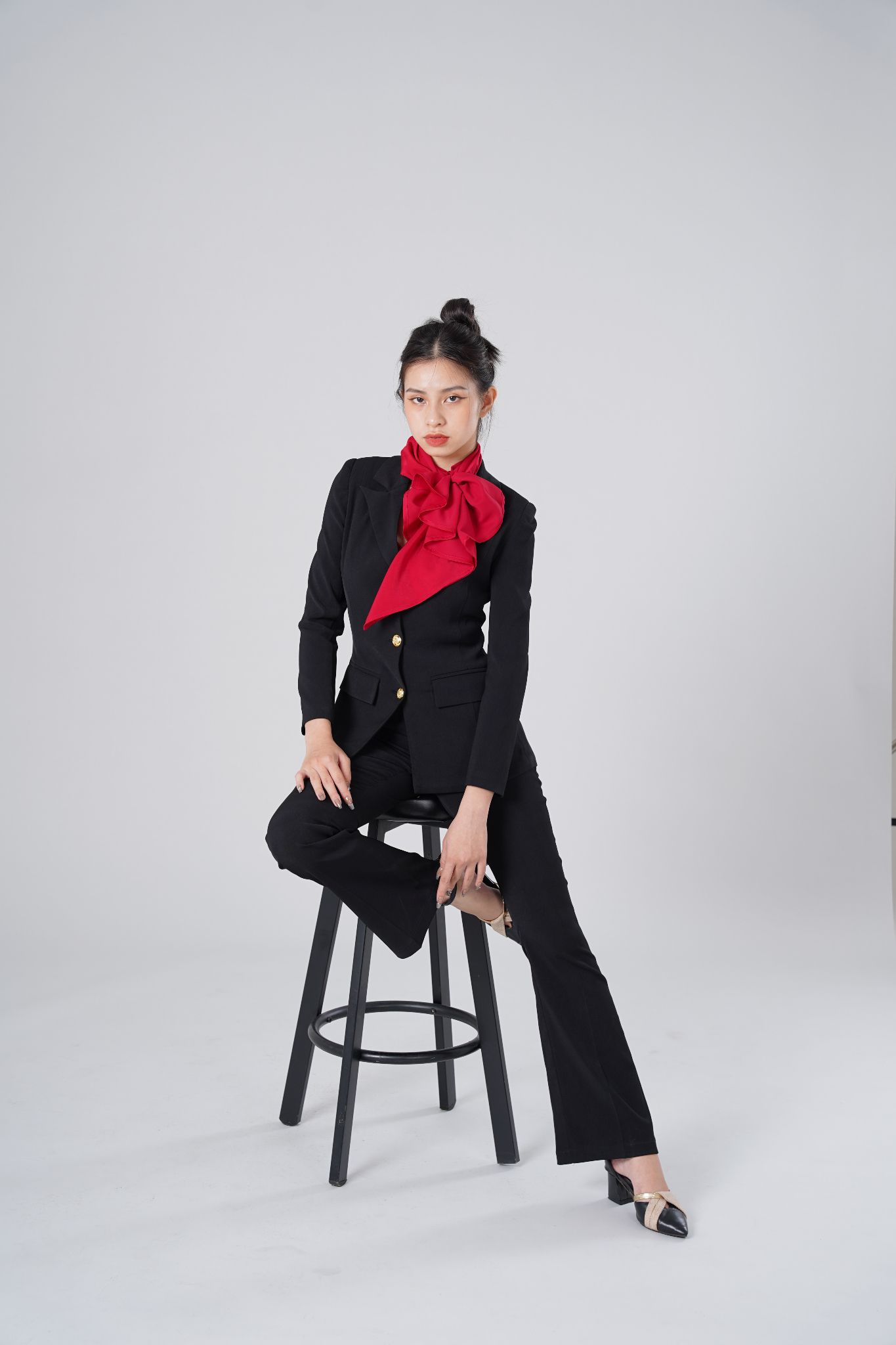  Bộ Áo Vest Nữ 3 Nút & Quần Loe 