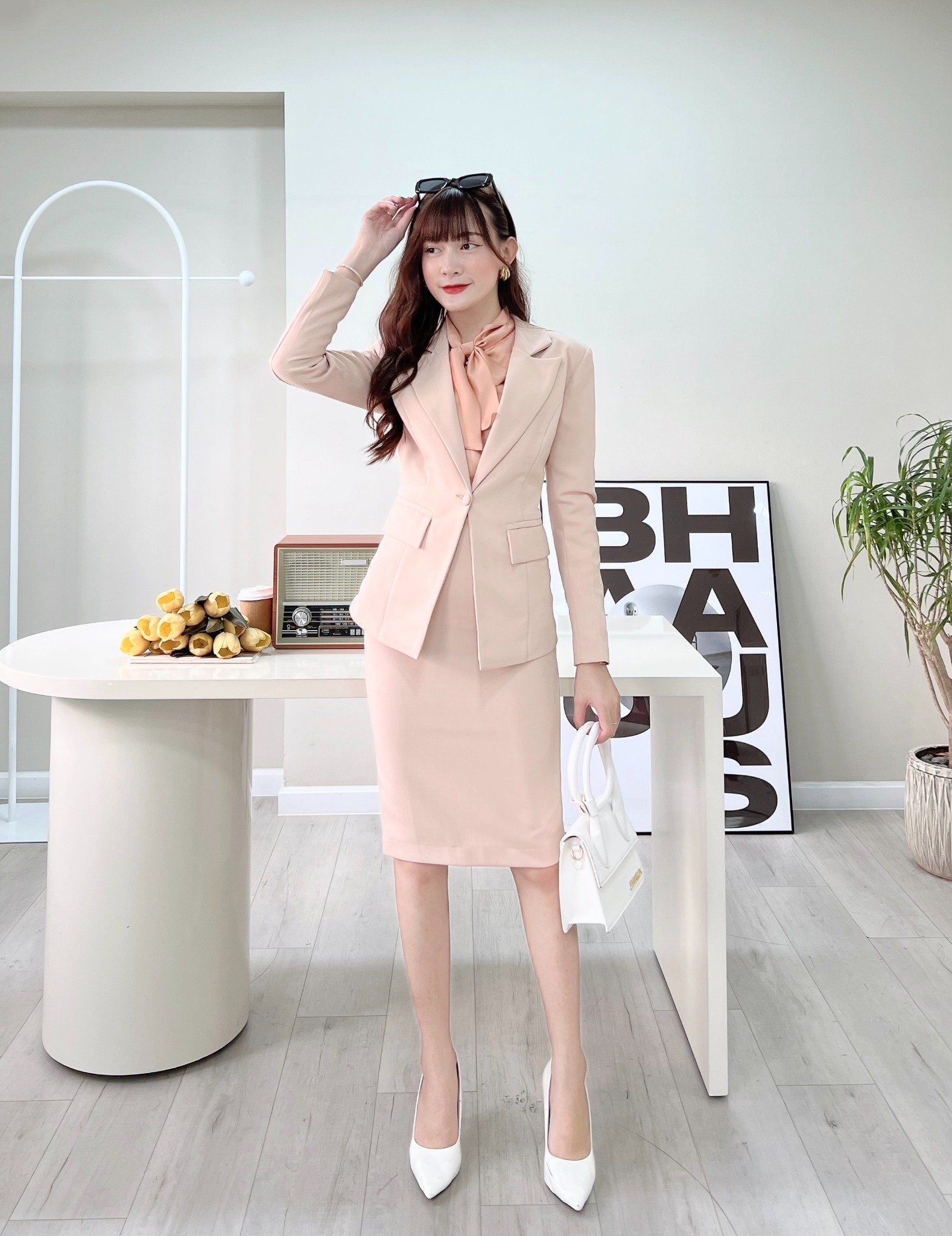  Bộ Áo Vest Nữ 1 Nút Vạt Vuông & Váy Bút Chì Đen 
