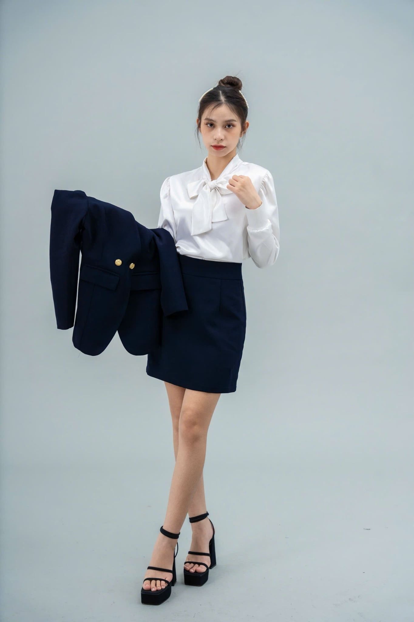  Bộ Áo Vest Không Cổ & Váy Chữ A 