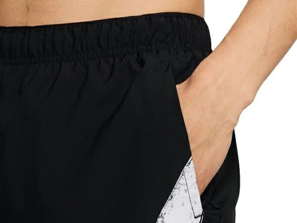 Quần Ngắn Nike Challenger Swoosh Men's 12.5cm Dri-FIT Running Shorts
