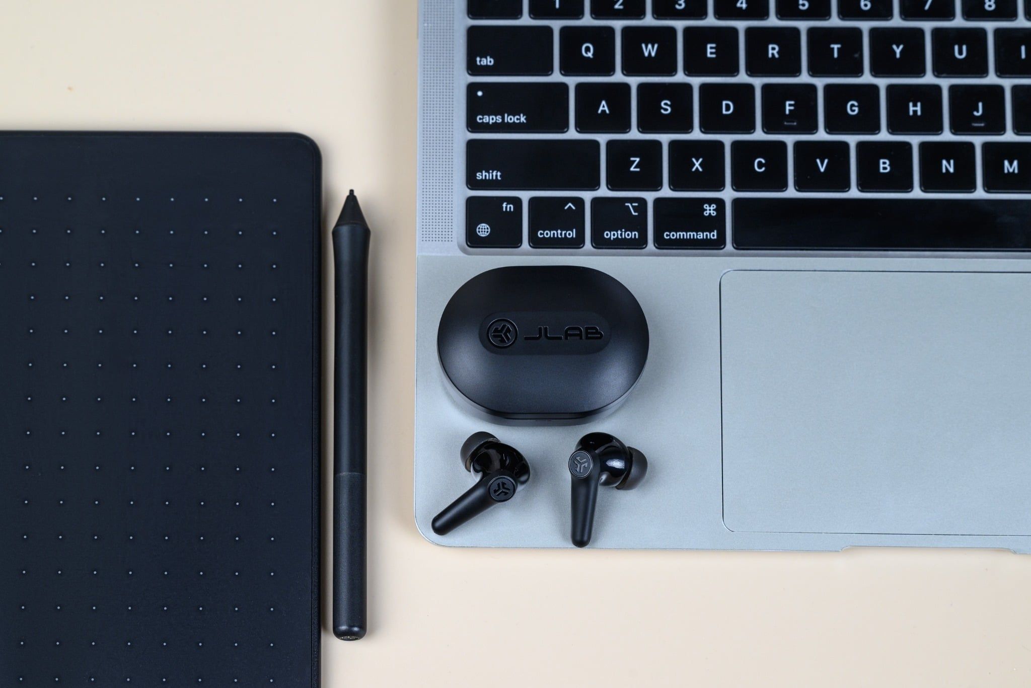  [New] Tai nghe True-wireless JLab J1 Pods (Driver 10mm|Bluetooth 6.0|Pin 35h| IP55) 