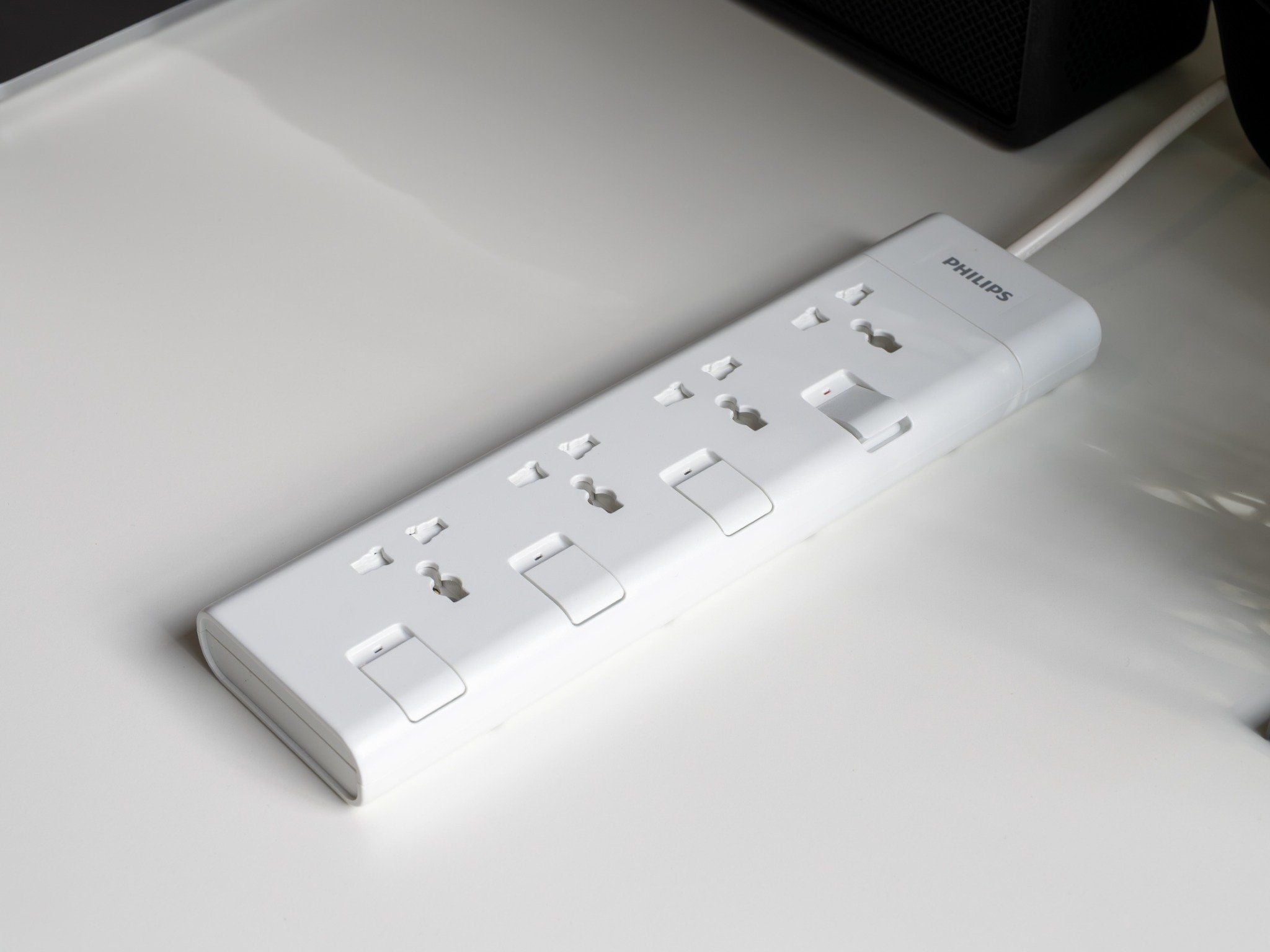  Ổ cắm điện Philips CHP3141, 4 lỗ, Công tắc độc lập, dây dài 2m 